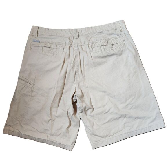 Columbia Men’s Size 40 Shorts – Khaki - Picture 2 of 8